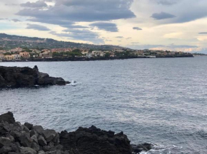 Le tre meraviglie a 200 m dal mare, Catania